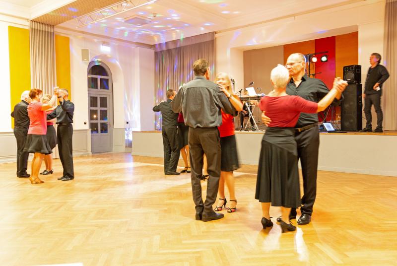 Tanzparty 25 Jahre TSC Achern jeder tanzt mit jedem